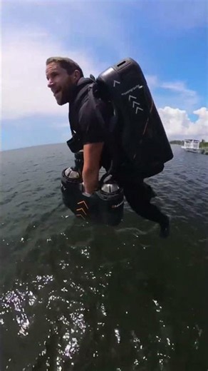 Cruising around Miami with the Gravity Jet Suit. ☀️✨ 🚀