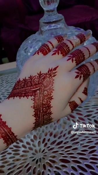 Stunning Mehndi Art Designs for Special Occasions