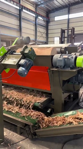 do you know what the production process of the board is #osb #particleboard #machine #woodchipper