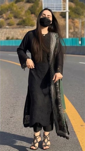 Black Elegance in Motion 🖤 | Stunning Pakistani Fashion Street Style 🇬🇧✨ #Shorts #viralvideo