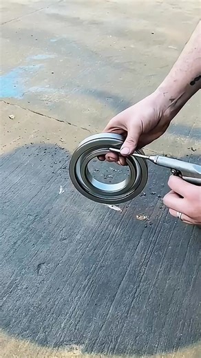 46K views · 64 reactions | Why Do Spinning Objects Shatter at High Speed ❤️ . . . #Didyouknow #dailyfacts #factsyoudidntknow #sciencefactslover #inspiration | How Facts | Facebook