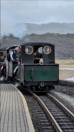 FFESTINIOG RAILWAY: Penrhyn Ladies arrive at Porthmadog