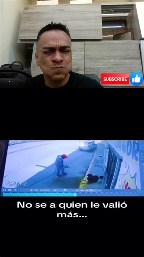 ✅ DESCRIPCIÓN Primer clip: un hombre descubre el truco definitivo para no pararse de la cama. Apunta un láser al interruptor y el gato, campeón mundial de salto olímpico doméstico, apaga la luz con más precisión que un técnico de EPM. Segundo clip: un perro recibe, consejos de vida y una charla existencial con su humano. El perro responde con la mirada de alguien que entendió… pero tampoco piensa hacer mucho al respecto. 📌 Lo que aprendimos hoy: Los gatos son expertos en electricidad, los perro