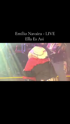 Emilio Navaira en Vivo: Ella Es Así en Monterrey