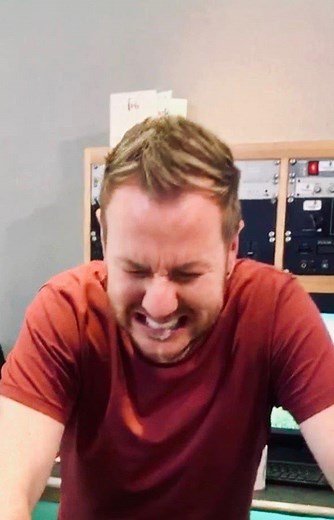 The Armageddon chilli is 400 times spicier than the jalapeño & 1.3 million on the Scoville scale🔥 We tried it out... 😱 | JD and Roisin