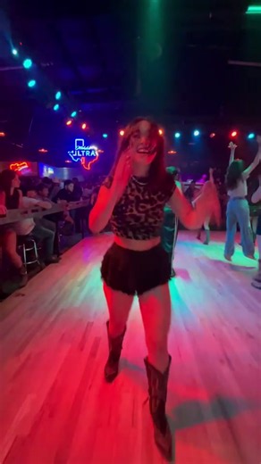 Line Dance Down Routine: Easy Line Dancing Steps