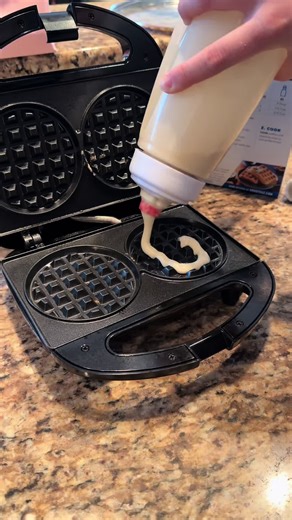 Pancake & Waffle Batter Dispenser. So easy to make and save for later. #kitchengadgets #breakfastideas #kitchenneeds #makingpancakes #batterdispenser