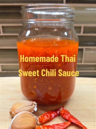 Easy Thai sweet chili sauce at home 🌶 🇹🇭 #truethaikitchen #thai #sweetchilisauce #thaisauce
