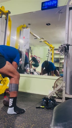 Trainer - knock! Knock! ✊ Client - who’s there? Trainer - says come Client - says come who? Trainer - says come to the gym 🤣🤣🤣 Just kettlebells today #TGIF | Savenaca Kaunisela