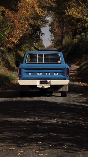 1600Veloce on Instagram: "This 1976 Ford F250 “Bicentennial” sells just in time for the bisesquicentennial for a cool $32,550 including premium. #ford #f250 #pickup #usa #bicentennial #1600veloceauctions"