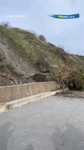 Yikes 😬 The dramatic moment a tree plunged down a cliff in yet another landslide has been caught on camera Read more: https://www.kentonline.co.uk/folkestone/news/dramatic-moment-tree-plunges-down-cliff-in-another-landslide-302785/ | KentOnline News