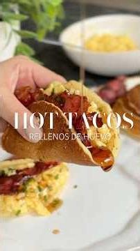 Tacos de hot cakes rellenos de huevo revuelto y tocino #hotcakes #desayuno #huevos #recetasfaciles