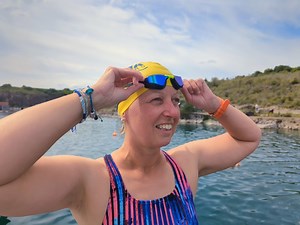 Swans Turbo Valkyrie 'sleek and stylish' goggles review | 220 Triathlon
