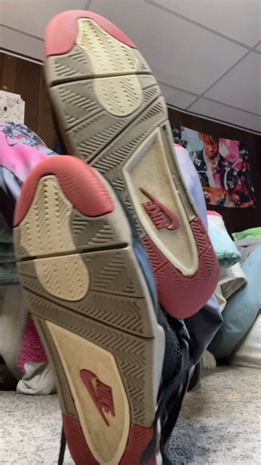 POV: @imTMANsleepy turns you into his personal foot worshiper as he plays his video games 🎮