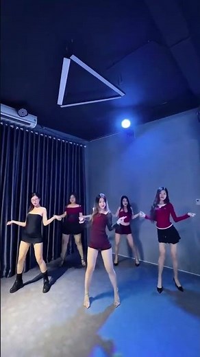 🔥 SHOCK! HOT GIRL DANCE CHALLENGE | VIRAL ENERGY & SMOOTH CHOREOGRAPHY 💃 #SHORTS