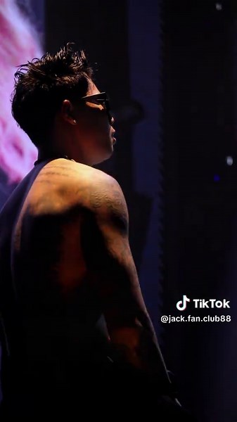 Dance on the Floor #JACK👽 #MCJ #nightclub #nightlife #fyp #fypage #foryou #foryoupage #CapCut #gimrat #viral #regreso #fitnessaddict #fitnessaddict #fitnessaddict #disciplina #felix #adicto #reels #poster #model #resultados #respect #酒吧 #我的好兄弟