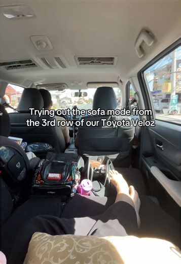 Sofa Mode Feature ng Toyota Veloz mula sa 3rd Row