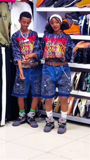 I see you👀😂@ልኡል🤴(eyuel)🔮 #ethiopian_tik_tok🇪🇹🇪🇹🇪🇹🇪🇹 #foryou #outfit #bonda #mikifashion