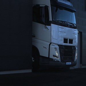 1.9K views · 78 reactions | Volvo Trucks gaat vanaf 2021 in Europa een complete heavy duty-reeks elektrische trucks aanbieden. De trucks zullen worden ingezet voor distributietaken, afvalinzameling, regionaal transport en stedelijke bouwactiviteiten. Lees er meer over op https://www.volvotrucks.nl/nl-nl/news/press-releases/2020/nov/complete-reeks-elektrische-volvo-trucks-in-europa-in-2021.html. #volvotrucks #drivingprogress #wereonemission | Volvo Trucks Nederland | Facebook