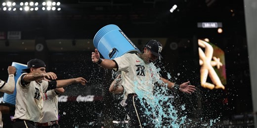 Five weeks after being DFA'd, Harris returns to Rangers -- and walks it off!