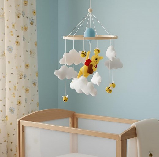 Winnie the Pooh Baby Mobile – Handmade Felt Crib Decor With Bees, Clouds & Balloon, Winnie the Pooh Baby Room Decor, Nursery Decoration - Etsy