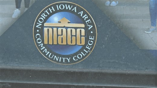 Iowa community colleges could begin offering bachelor's degrees