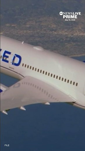 United flight attendants ratify 5-year contract with 31% pay hike and boarding pay