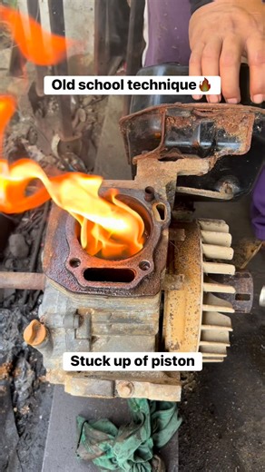 Old school technique to remove stuck up piston🔥 #fblifestyle #fbreelsfypシ゚viralシ #bjuneworks #highlightseveryone #fbreels #mechanic #trendingusa #racing #followme #highlights | Bjune Works
