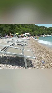 462K views · 3K reactions | Svaki dan odmora kao rata kredita: Najam ležaljke na Jadranu ponegdje ide do 120 eura Više u prvom komentaru #voyohr #ležaljke #cijene #ljetovanje #jadran #rtldanas | Net.hr | Facebook