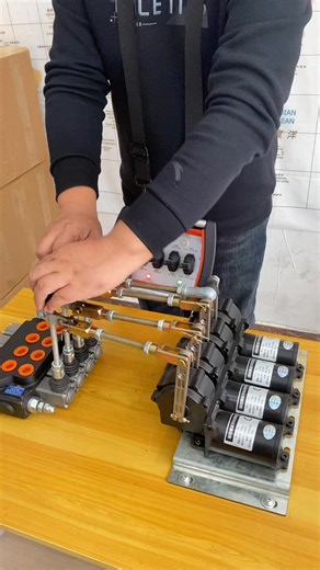 7.7K views · 25 reactions | Proportional wireless remote control for hydraulic crane Crane truck, concrete pump truck, aerial work truck#crane #grúa #joysticks #grue #guindastes​. #pm #Palfinger #zoomlion #sany #effer #excavator #tractor #skidsteer #hiab #pilling #drilling | Crane truck remote control, Yang | Facebook