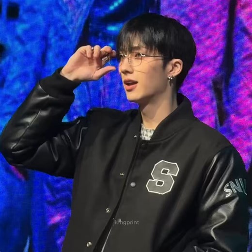 hey NERD what if i pushed you into a locker and then we like😭 made out👀
