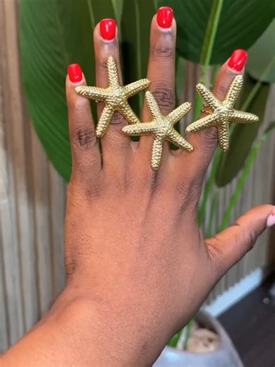 These rings understood the assignment... #jewelrybusiness #jewelrytiktok #jewelrylover #knucklerings #statementrings DM to order Worldwide delivery