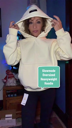 This butter yellow color is so flattering #glowmode #glowmodehoodies #oversizedhoodie #heavyweighthoodie #baggyhoodie @glowmode shop