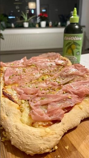 Zelf Pizza Maken: Mozzarella & Pistache (Deel 2) 🍕💚