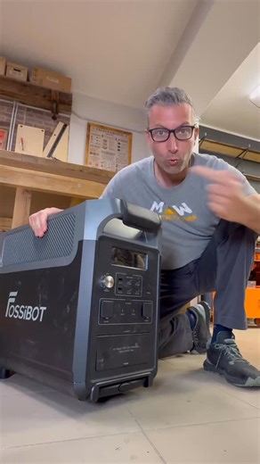 Faccio un test sul campo della Fossibot F3600 PRO Recensione pratica della stazione di energia Fossibot F3600 Pro (test con elettrodomestici ad alta potenza) In questa recensione pratica, metto alla prova la Fossibot F3600 Pro in scenari reali – soprattutto per verificare la sua capacità di alimentare elettrodomestici ad alta potenza! Testremo step by step: Ricarica della stazione di energia (tempo e efficienza con rete domestica); Controllo del display digitale (livello di carica, potenza in us