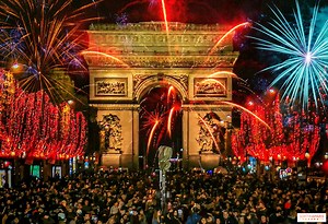 New Year's Eve 2024 on the Champs-Élysées: fireworks, video mapping and DJ sets, discover the program
