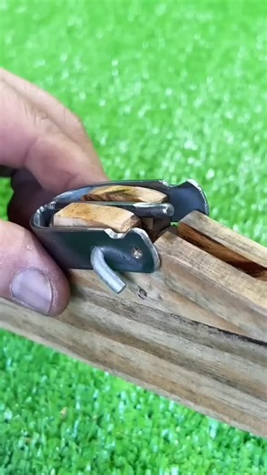 Viral Daily HD on Instagram: "Simple mechanism # Craft idea # wooden crossbow"