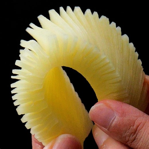 【なに、このザクザク感！？】じゃがいもの人気レシピ♪ジャバラポテト / Accordion Potatoes レシピはこちら！https://www.buzzfeed.com/jp/sachiyosuginohara/accordion-potatoes-movie | Tasty Japan