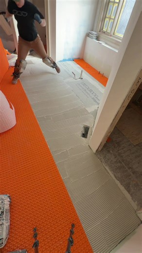 Installing ditra heat mat #schluterpartner #legertile #oddlysatisfyingvideo #construction #diy