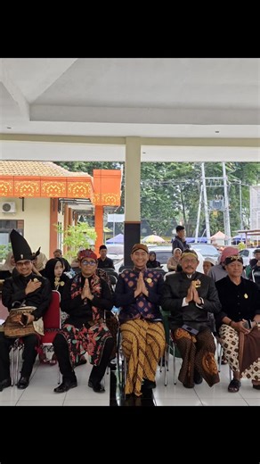 KPP. SRIE SOEPUTRO JOWO UJA CIPTONAGORO on Instagram: "Bismillah alhamdulillah ya Allah , Beragama yg berbudaya.. Barokallah aku untukmu INDONESIA 🇲🇨🇲🇨🇲🇨🌟🌟🌟🌟🙏🌈🌈🥳🪂🪂🪂🪂 ENERGY NEVER LOST.. TIDAK ada ORANG HEBAT, yang ada ORANG TERLATIH.. PASUKAN yg HEBAT TERDIDIK dari MENTOR yg BERKUALITAS... We are big family.. I'm not SPECIAL , but I'm the only ONE.. 1% TALK PLAN , 99 % ACTIONS WORK, KERJA NYATA.. ✅✅✅🇮🇩🇮🇩🇮🇩❤️❤️❤️ SEMOGA SEMUA MAKHLUK ALLAH SWT BERBAHAGIA AAMIIN YA ALLAH.. 