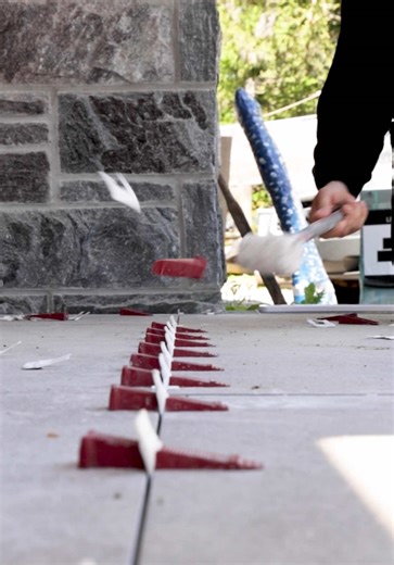Effortless snap, flawless finish 🛠️👷🏼‍♂️ #spacers #tilingtools #flooring #tileinstallation #tiler #construction