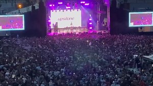 Ce Vendredi 5 Septembre, FUN RADIO et l'Arena Forum des Sables d'Olonne ont offert un grand concert gratuit en direct avec BOB SINCLAR, CARBONNE, DR YARO, HENRI PFR, MAGIC SYSTEM, RIDSA, UPSILONE, WILLY WILLIAM et MICO C, le DJ Résident de Party Fun sur FUN RADIO pour assurer le préshow ! L’ambiance semble avoir été au rendez -vous :-) #lessablesdolonne #concert #FunRadio | La télé des Sables