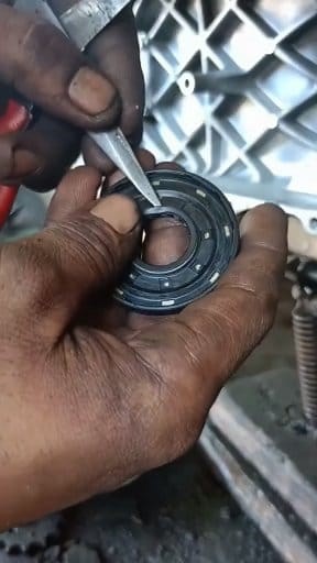 Pasang sil krukas baru anti rembes #reel #tutorial | APM MOTOR