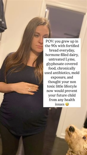 Corinne | Pediatric Functional Nutrition on Instagram: "lol no it doesn’t work that way. A lifetime of toxin burden doesn’t disappear because you start eating organic in your 20s and ditch the plastic and fragrances in your home. In fact - after seeing literal NEWBORN babies with a higher toxin load then you could ever imagine - it’s clear what’s happening. Mom’s toxin load does pass down to baby. 🧬 Our mitochondria pass down. 🥑 Our nutrient deficiencies pass down. 🦠 Our dysfunctional gut mic