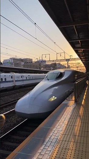 The Insane Speed of Japan’s Bullet Train! 🇯🇵⚡ #Shinkansen