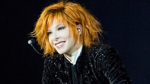 "Ça va faire énormément parler" : Mylène Farmer bientôt de retour avec des concerts ?