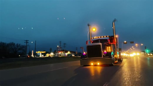 Customized Peterbilt 379 Truck | Badapple379