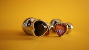 Watch bed geek Butt Plugs. 3 different sizes per set. Keep it small & intimate! on Amazon Live