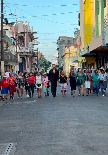 Caminata de Modelo: Desfile de Moda en El Salvador