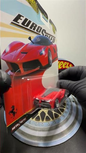 Ferrari LaFerrari • Premium Presence | Hot Wheels 1:64